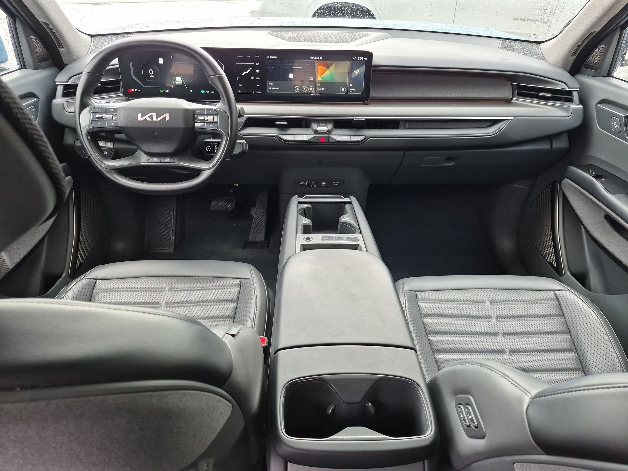 Used 2024 Kia EV9 Land w/ Towing Package AWD/4WD image 32