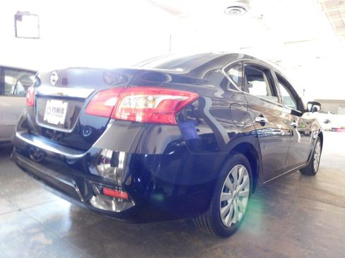 Used 2017 Nissan Sentra S image 5