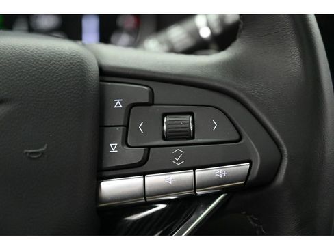 Used 2025 Cadillac XT6 Premium Luxury image 45