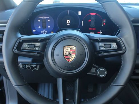 New 2026 Porsche Macan 4 Electric AWD/4WD image 18