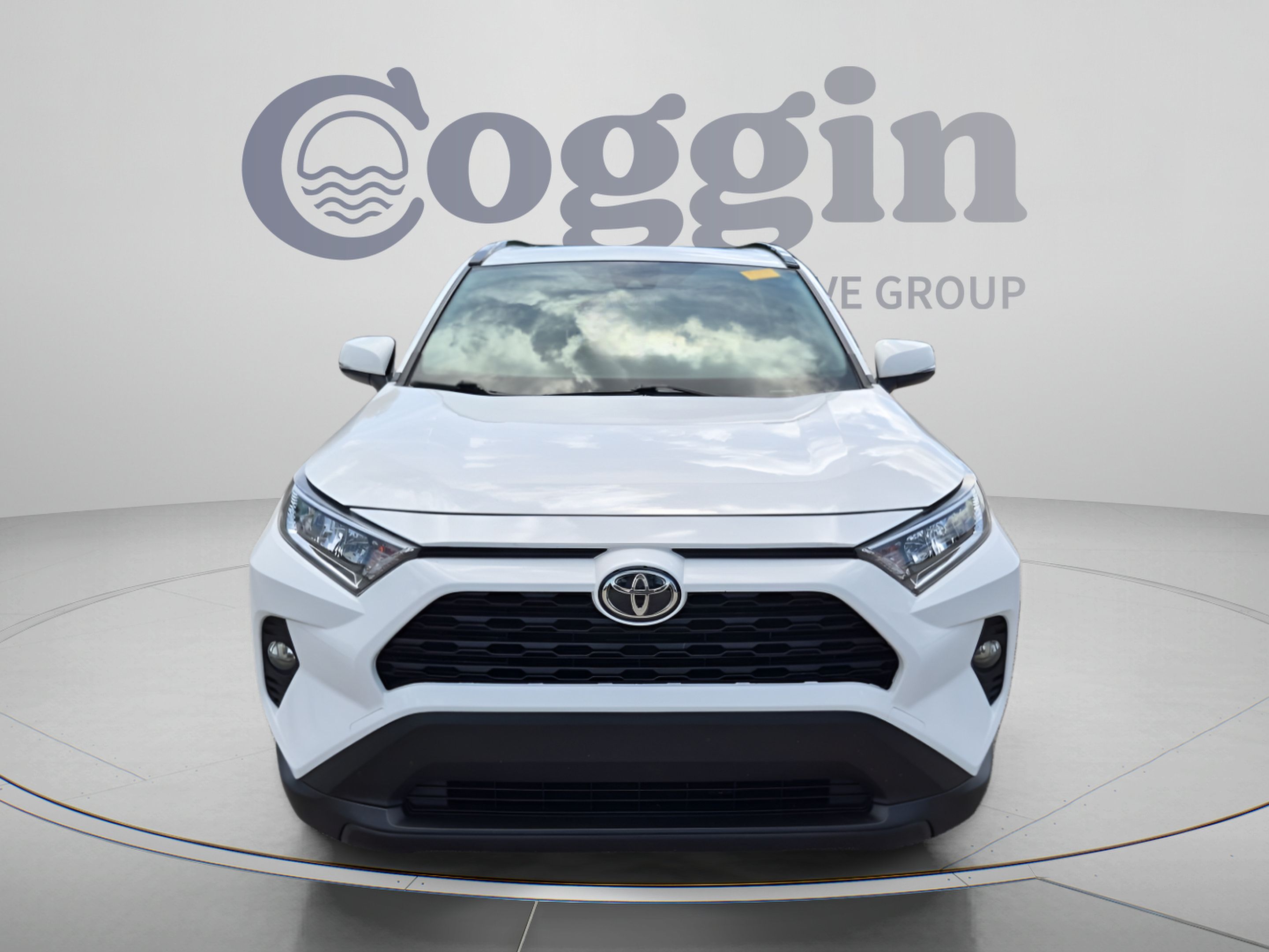 Used 2019 Toyota RAV4 XLE Premium FWD image 9