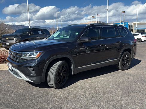 Used 2021 Volkswagen Atlas SEL Premium image 3