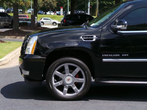 Used 2013 Cadillac Escalade EXT Luxury AWD/4WD image 22