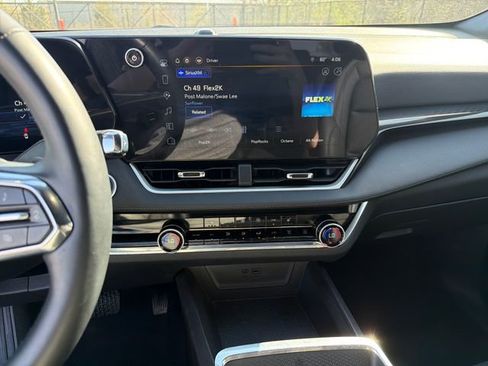 Used 2025 Chevrolet Equinox LT w/ Convenience Package II image 21