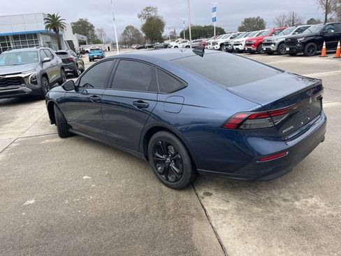 Used 2025 Honda Accord SE image 4