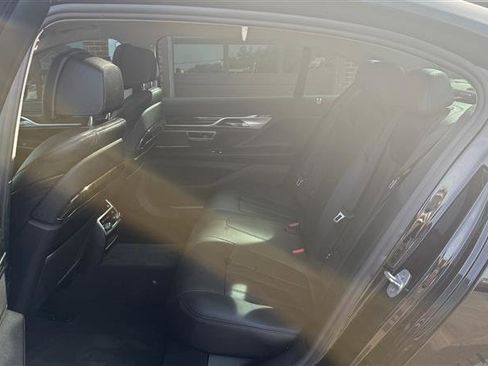 Used 2020 BMW 740i xDrive w/ Cold Weather Package image 23