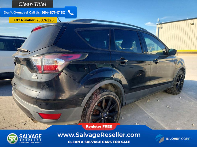 Used 2017 Ford Escape SE w/ Equipment Group 201A FWD image 4