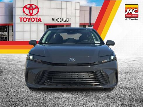 Used 2025 Toyota Camry LE FWD image 8