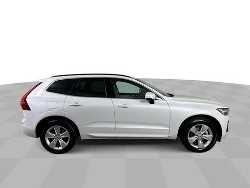 Used 2022 Volvo XC60 B5 Momentum AWD/4WD image 9