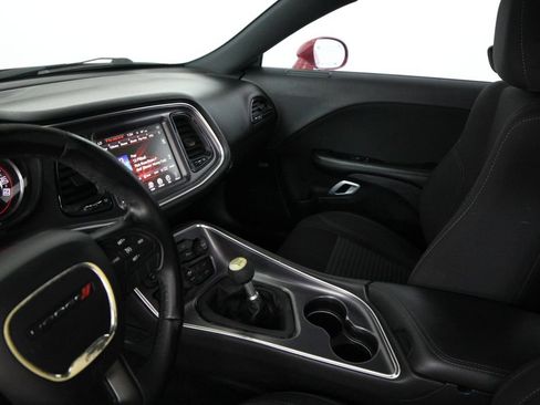 Used 2016 Dodge Challenger R/T w/ Driver Convenience Group RWD image 17