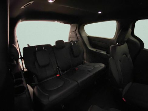 New 2027 Chrysler Pacifica Select FWD image 30