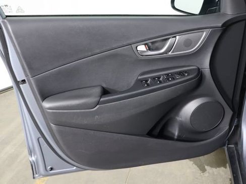 Used 2021 Hyundai Kona Limited FWD image 18