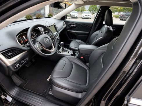Used 2015 Jeep Cherokee Limited w/ Luxury Group FWD image 2
