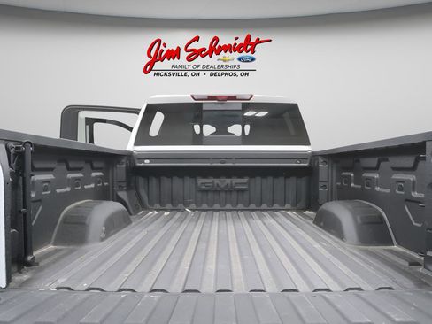 Used 2025 GMC Sierra 2500 AT4 w/ AT4 Premium Plus Package AWD/4WD image 38
