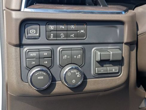 New 2026 Chevrolet Suburban LS w/ Max Trailering Package AWD/4WD image 12