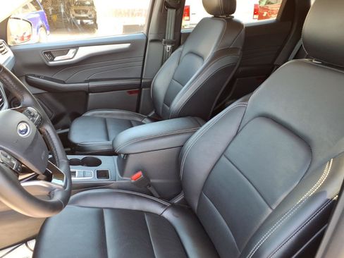 Used 2025 Ford Escape Platinum AWD/4WD image 5