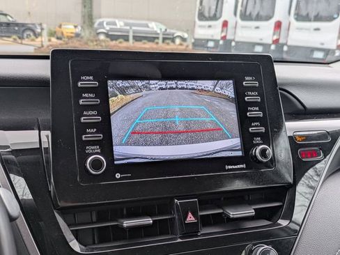 Used 2021 Toyota Camry SE image 19