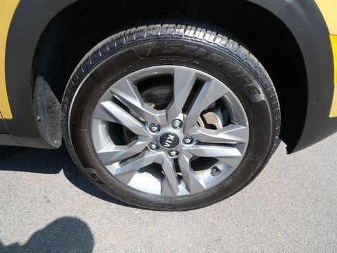 Used 2021 Kia Seltos S AWD/4WD image 39