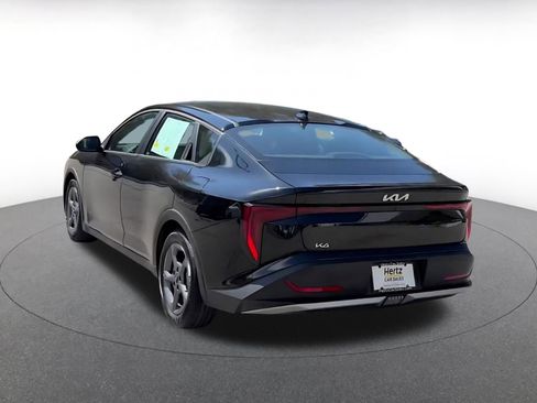 Used 2025 Kia K4 LXS image 11