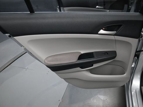 Used 2012 Honda Accord LX image 27