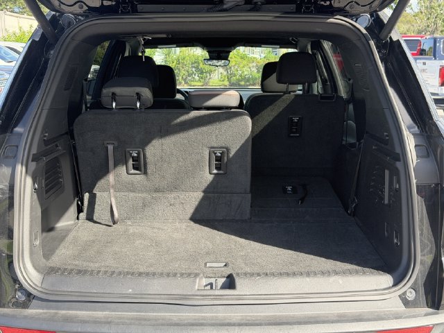 Used 2026 Chevrolet Traverse LT w/ Driver Confidence Package FWD image 17