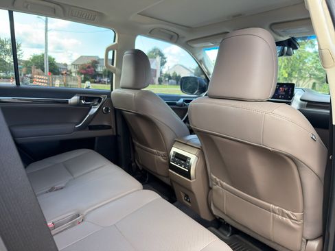 Used 2022 Lexus GX 460 Premium w/ Premium Plus Package AWD/4WD image 18