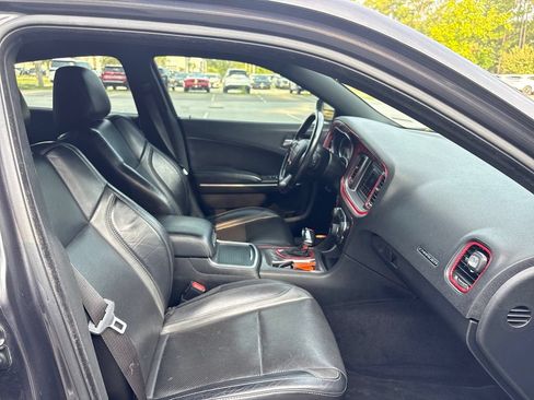 Used 2019 Dodge Charger SXT w/ Leather Interior Group RWD image 29
