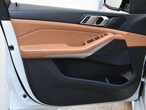 Used 2023 BMW X5 sDrive40i w/ M Sport Package RWD image 14