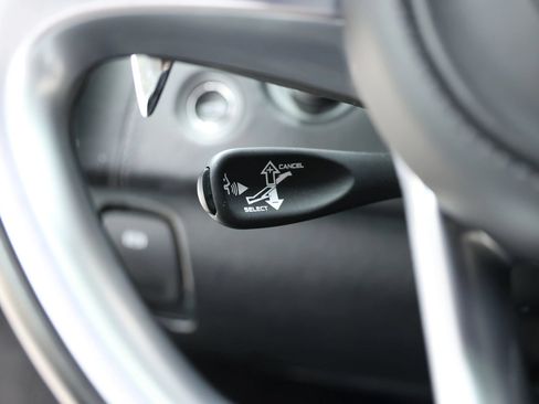 Used 2021 McLaren GT RWD image 32