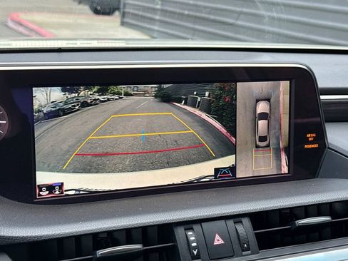 Used 2021 Lexus ES 300h w/ Accessory Package 2 image 19