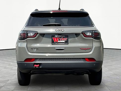 Used 2022 Jeep Compass Trailhawk w/ Trailhawk Elite Group AWD/4WD image 5