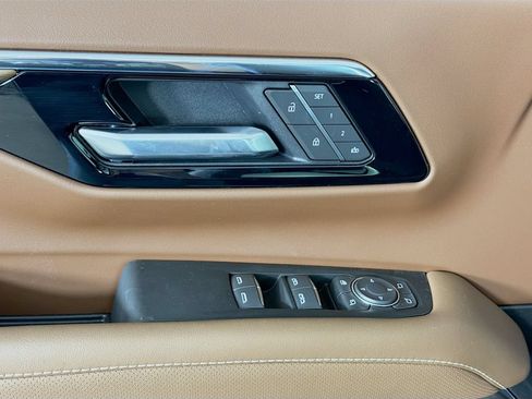 New 2026 Chevrolet Tahoe High Country AWD/4WD image 17