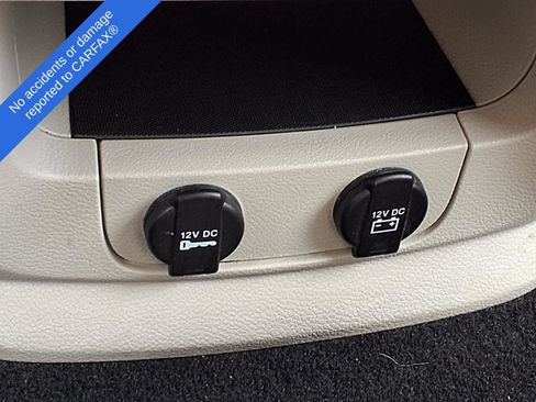 Used 2015 Chrysler Town & Country Touring-L FWD image 25