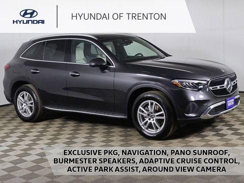 Used 2025 Mercedes-Benz GLC 300 4MATIC image 1