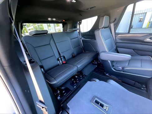 Used 2024 Chevrolet Tahoe Premier AWD/4WD image 17