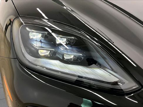 Used 2025 Porsche Cayenne S AWD/4WD image 27