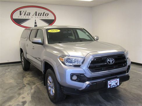 Used 2016 Toyota Tacoma SR5 image 1