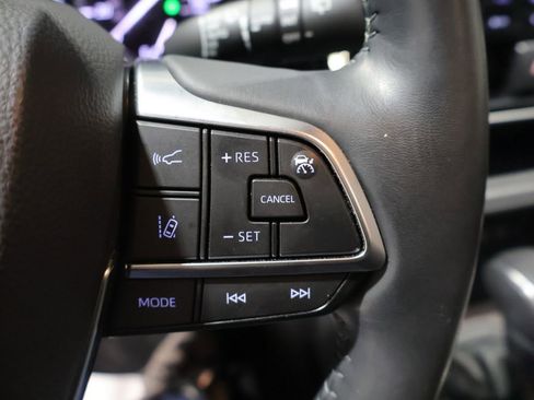 Used 2020 Toyota Highlander Platinum AWD/4WD image 33