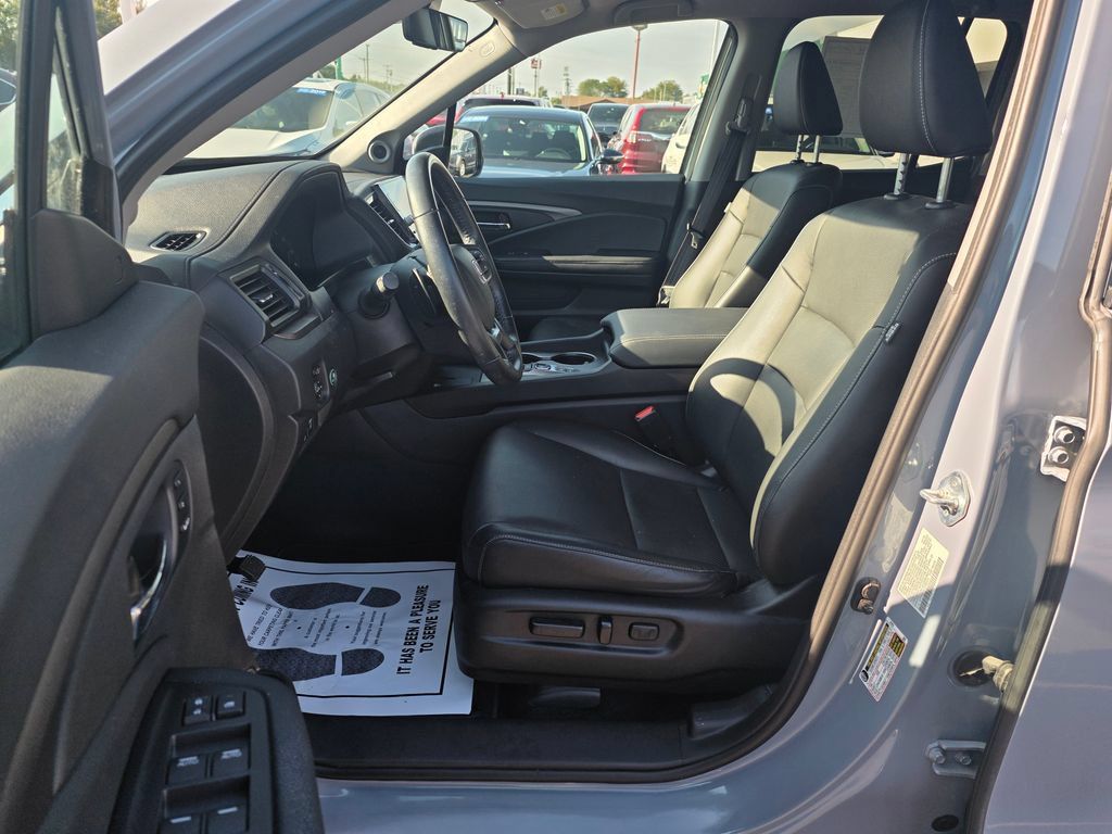Certified 2025 Honda Ridgeline RTL image 9
