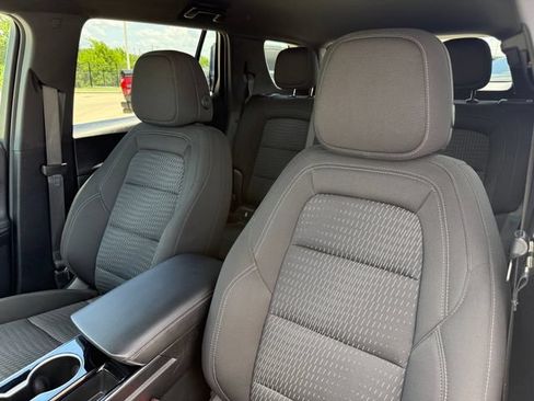 Used 2025 Chevrolet Equinox LT FWD image 12