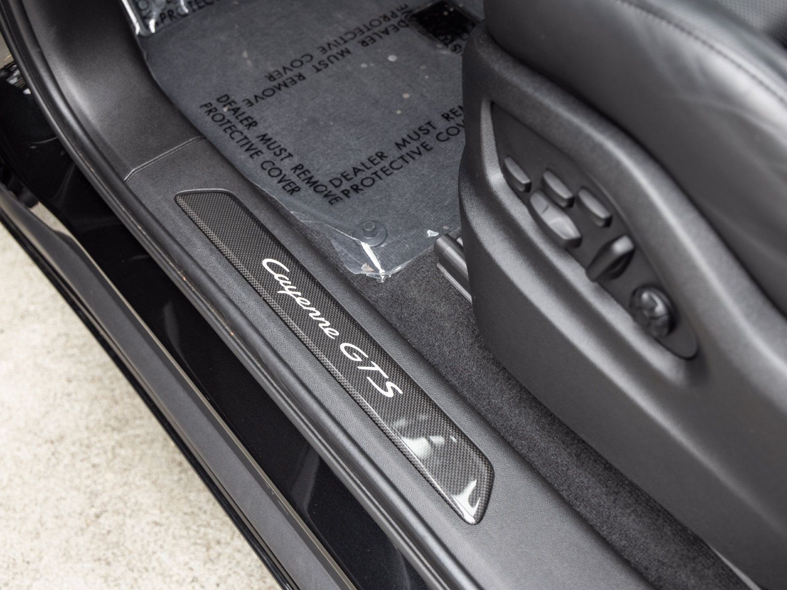 Certified 2023 Porsche Cayenne GTS AWD/4WD image 29