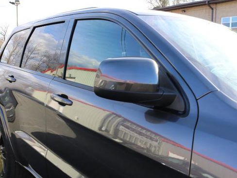 Used 2018 Jeep Grand Cherokee Altitude image 10