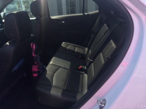 Used 2023 Chevrolet Equinox Premier image 10