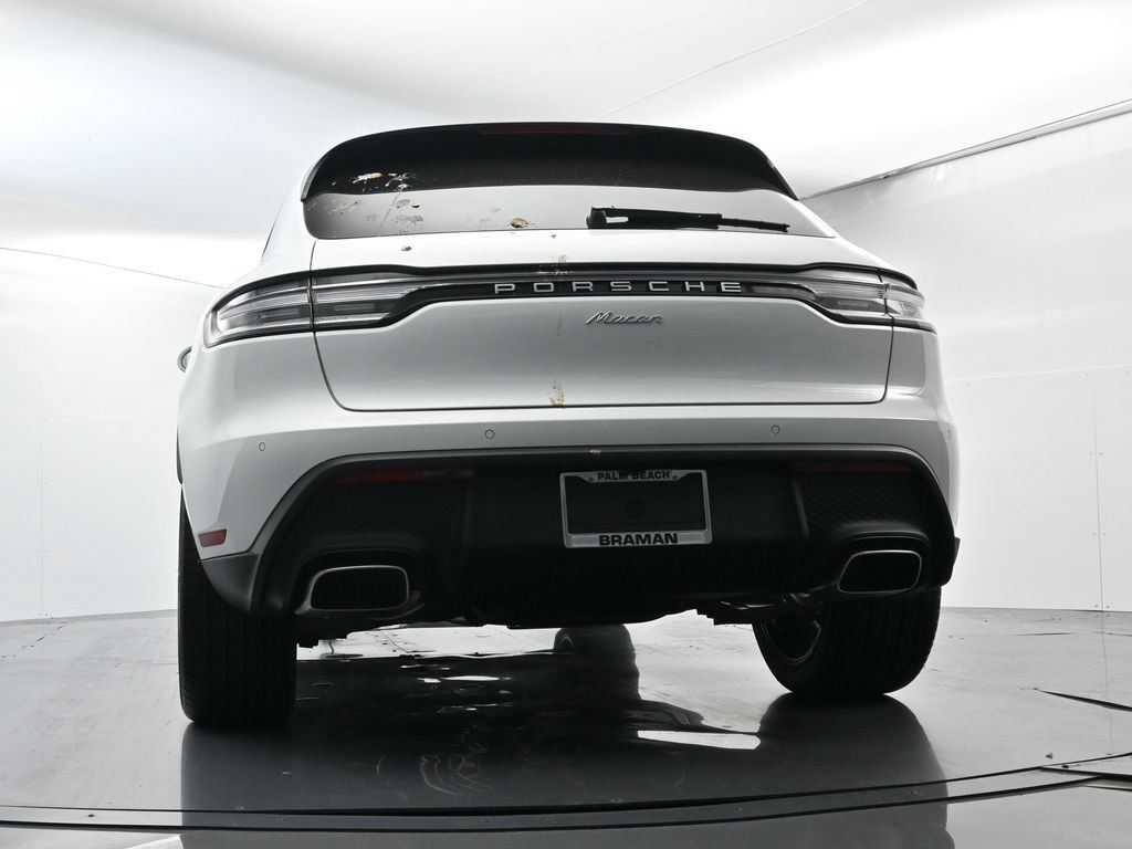 Certified 2025 Porsche Macan AWD/4WD image 45