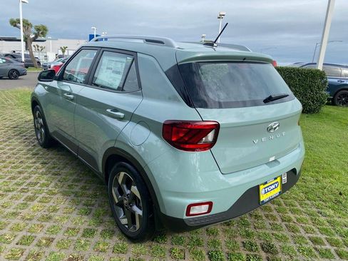 New 2026 Hyundai Venue SEL FWD image 10