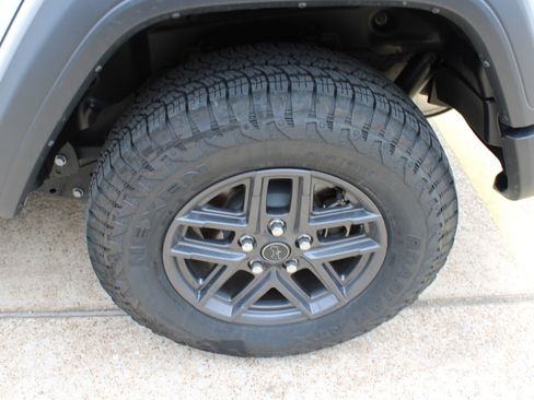 Used 2025 Jeep Wrangler Unlimited Sport AWD/4WD image 13