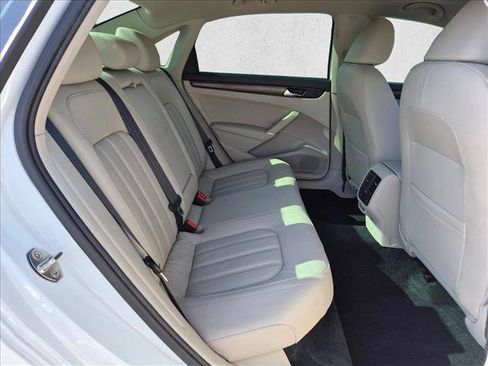 Used 2020 Volkswagen Passat 2.0T SEL FWD image 19