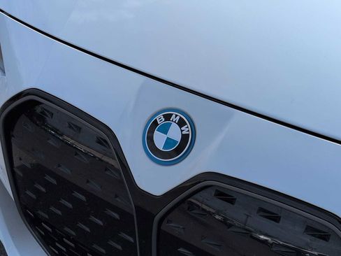 Certified 2022 BMW i4 eDrive40 w/ M Sport Package RWD image 12