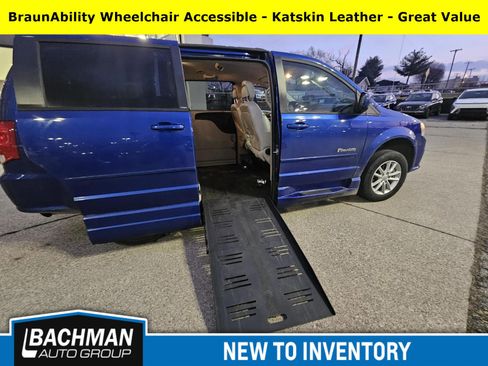 Used 2013 Dodge Grand Caravan SXT image 1