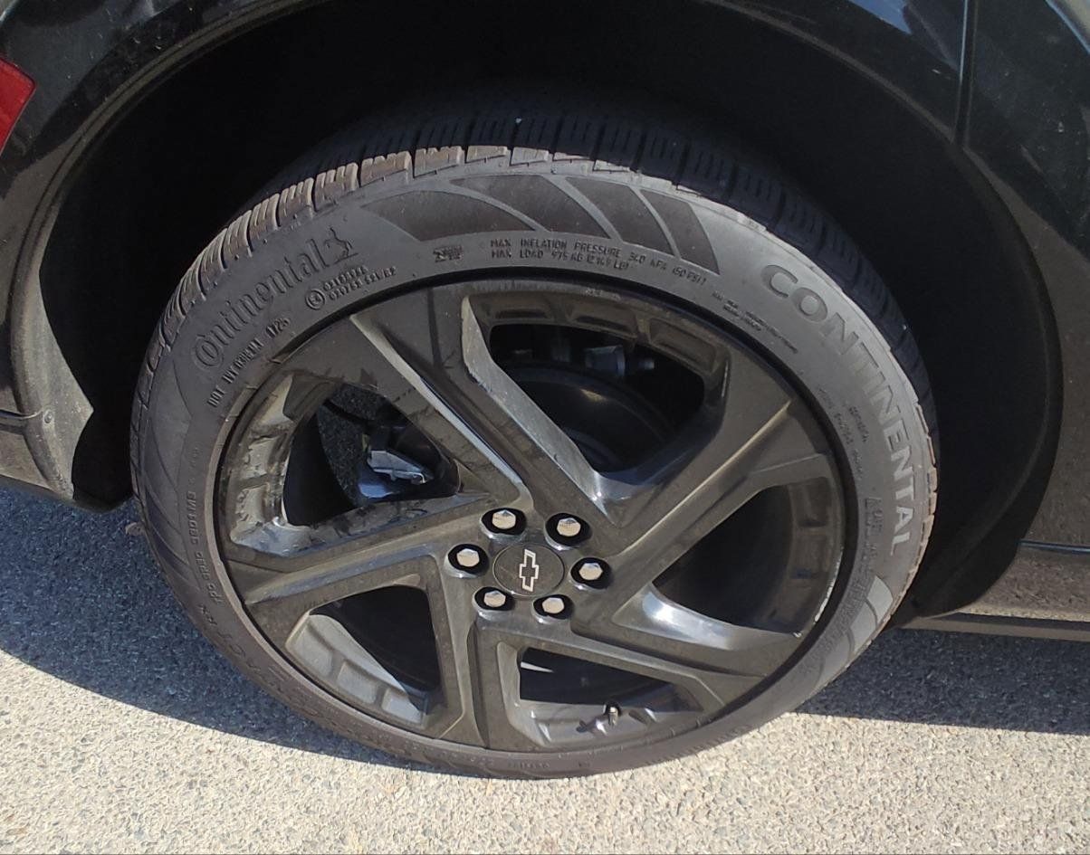 Used 2025 Chevrolet Equinox EV RS w/ Convenience Package II FWD image 24